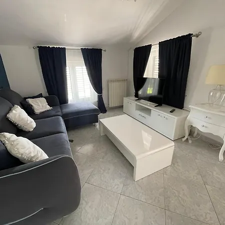 Christine Apartmán